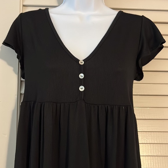 Black Dress - Picture 3 of 3